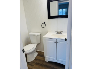 BEAUTIFUL REMODELED 2BED 1.1 BATH CONDO, SECOND FLOOR WITH