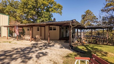 Charming Cottage with Panoramic Bull Shoals Lake Views and