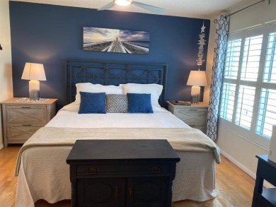 BOAT DOCK available for rent. TOP FLOOR 2 bed 2 bath corner unit