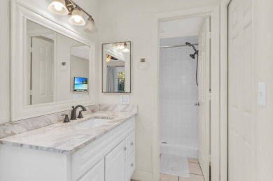 MARCO ISLAND Smokehouse Bay Club resort style amenity rich condo