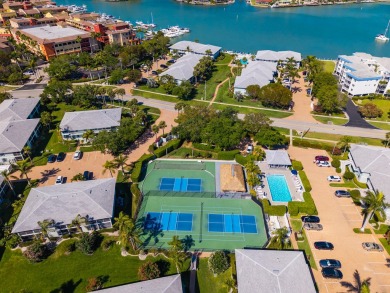 MARCO ISLAND Smokehouse Bay Club resort style amenity rich condo