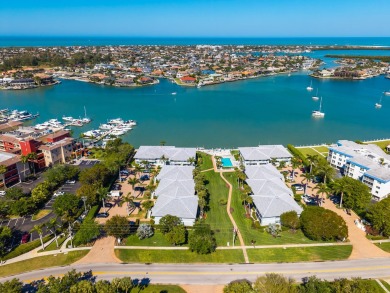 MARCO ISLAND Smokehouse Bay Club resort style amenity rich condo