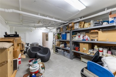 Looking for the feel of a SINGLE FAMILY HOME w/ the conveniences