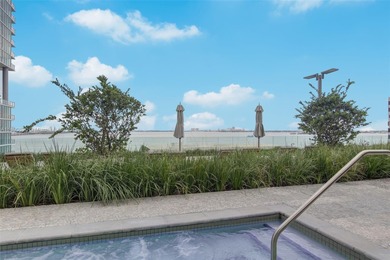 Looking for the feel of a SINGLE FAMILY HOME w/ the conveniences