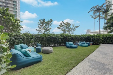 Looking for the feel of a SINGLE FAMILY HOME w/ the conveniences