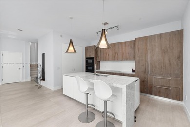 Looking for the feel of a SINGLE FAMILY HOME w/ the conveniences