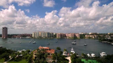 Enjoy your time at Paradise.....bine a beautifully top of the