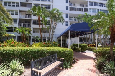 Nicely appointed condo East of US1 and on the water with visitor