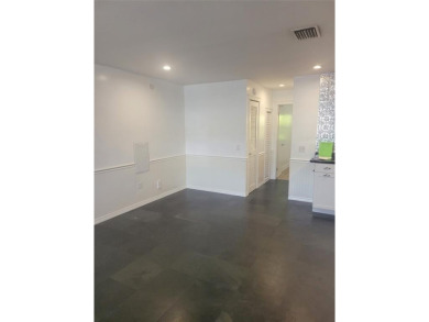 BOATER'S PARADISE..Deep water, no fixed bridges!  Best direct