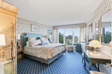 This is a very special location-at the beachfront end of Royal