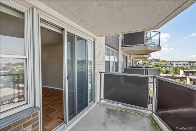 Welcome to this spacious, dog-friendly one-bedroom mid-size