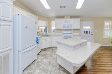 LOOKING FOR THAT PERFECT PLACE TO LIVE THE FLORIDA DREAM? THIS