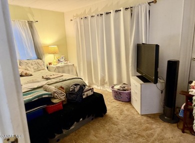 Spacious 4-Bed, 2-Bath Home in Rancho Mirage Mobile Home Park! -