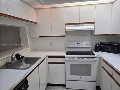 Bright and clean 1-bedroom, 1-bath unit located on the 4th floor