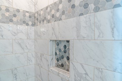 PRICE CORRECTION, SELLERS READY TO SELL!!  BEAUTIFUL SUMMERHOUSE