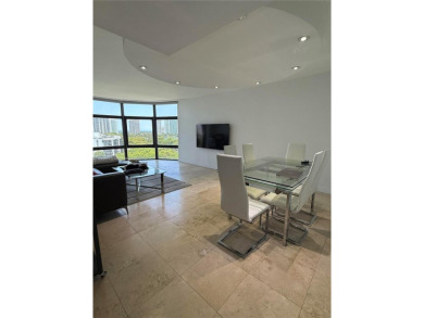 Turn key condo in the heart of Aventura! Spacious 2 bedrooms, 2