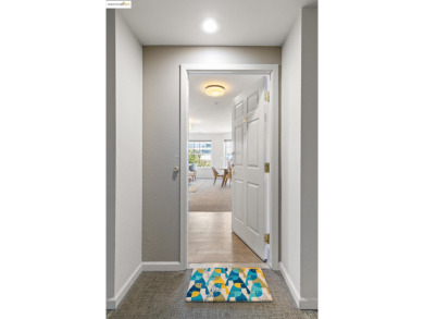 Hello, Downtown Oakland! 555 10th St #315 is a perfectly