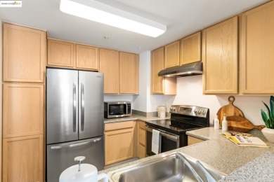 Hello, Downtown Oakland! 555 10th St #315 is a perfectly