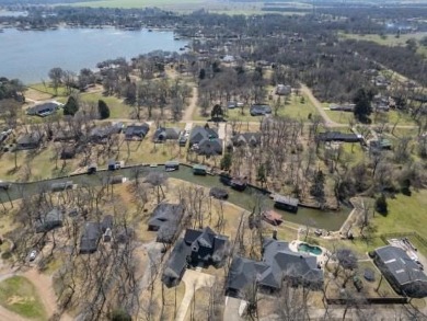 Welcome to your waterfront retreat in the family friendly