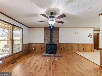 Welcome to Your New Lake Home! Discover this charming North Hall