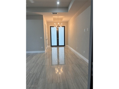 Move in ready! Beautiful new custom upgraded open floor plan