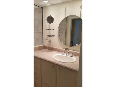 AMAZING VIEWS TO BISCAYNE BAY, CITY & OCEAN - 1 BED/ 1 BATH -