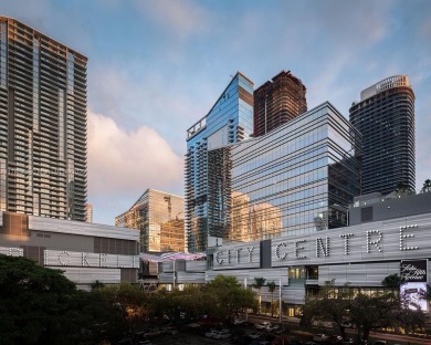 Large 2-bedroom+ Den, 2.5-bath condo in the heart of Brickell