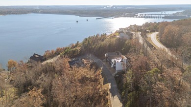 Beautiful home located on Pickwick Lake in a beautiful