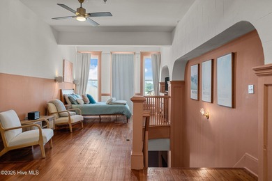 Fully furnished 1 bed, 1 bath condo with views of the iconic