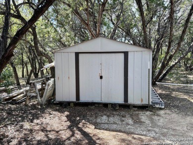 Renovated Hill Country home on 3 lots backing to a greenbelt