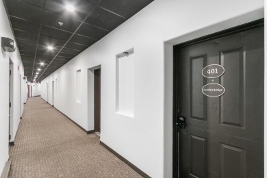 A deluxe lakefront condominium suite!This wonderfully decorated