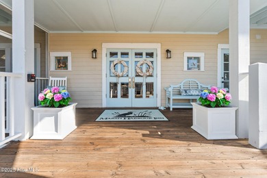 This enchanting 3-room suite is your perfect gateway to Bald