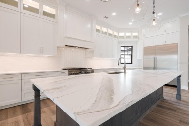 One or more photo(s) has been virtually staged. Price