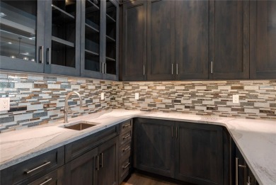 One or more photo(s) has been virtually staged. Price