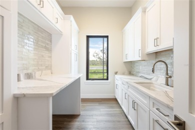 One or more photo(s) has been virtually staged. Price