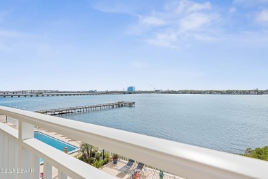 Gorgeous Waterfront Condo with Breathtaking Views! Wake up to
