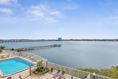Gorgeous Waterfront Condo with Breathtaking Views! Wake up to