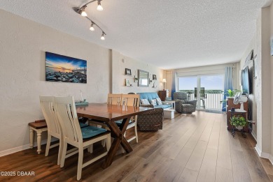 Gorgeous Waterfront Condo with Breathtaking Views! Wake up to