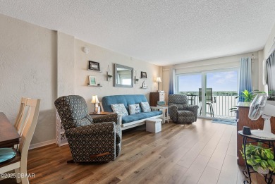 Gorgeous Waterfront Condo with Breathtaking Views! Wake up to