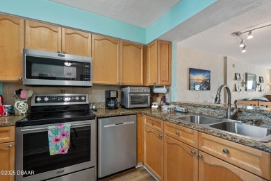 Gorgeous Waterfront Condo with Breathtaking Views! Wake up to