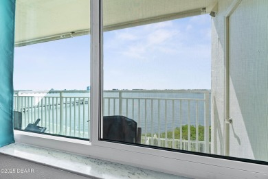 Gorgeous Waterfront Condo with Breathtaking Views! Wake up to