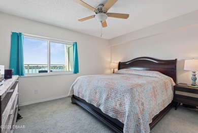 Gorgeous Waterfront Condo with Breathtaking Views! Wake up to