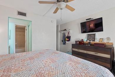 Gorgeous Waterfront Condo with Breathtaking Views! Wake up to