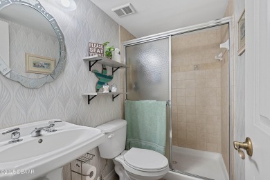 Gorgeous Waterfront Condo with Breathtaking Views! Wake up to