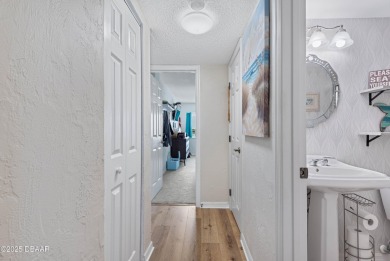 Gorgeous Waterfront Condo with Breathtaking Views! Wake up to