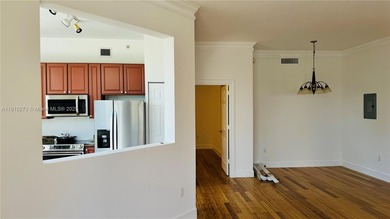 BEAUTIFUL CONDO IN THE HEART OF AVENTURA, NEW FLOOR, NEW