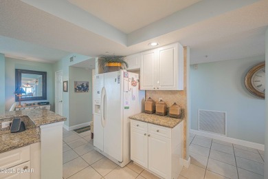 Penthouse, Ocean, River & Prestine 3-bedroom condo. Beautifully