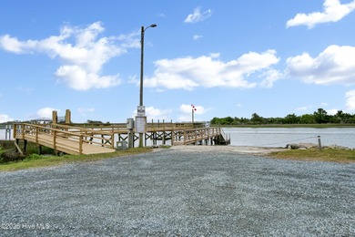 Truly a BOATER'S PARADISE -park your boat, jet-ski in your yard