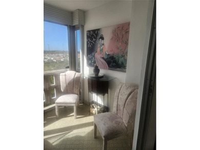 Beautiful and spacious updated 1 bedroom 1 1/2 bath  condo in a