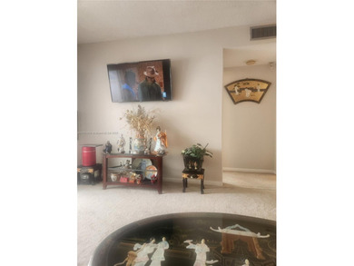 Beautiful and spacious updated 1 bedroom 1 1/2 bath  condo in a